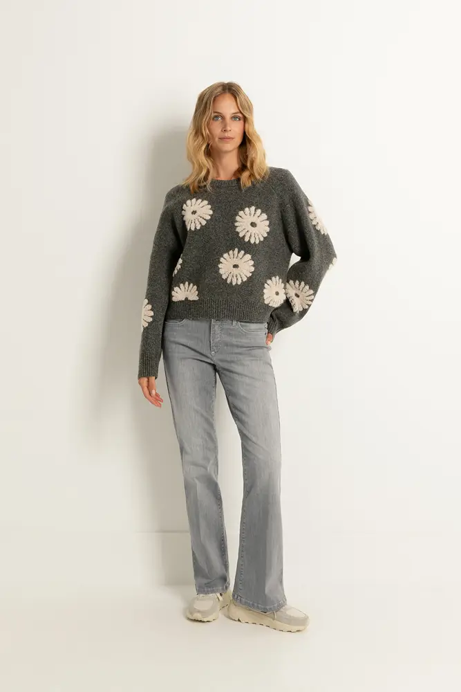 Low rise flared jeans