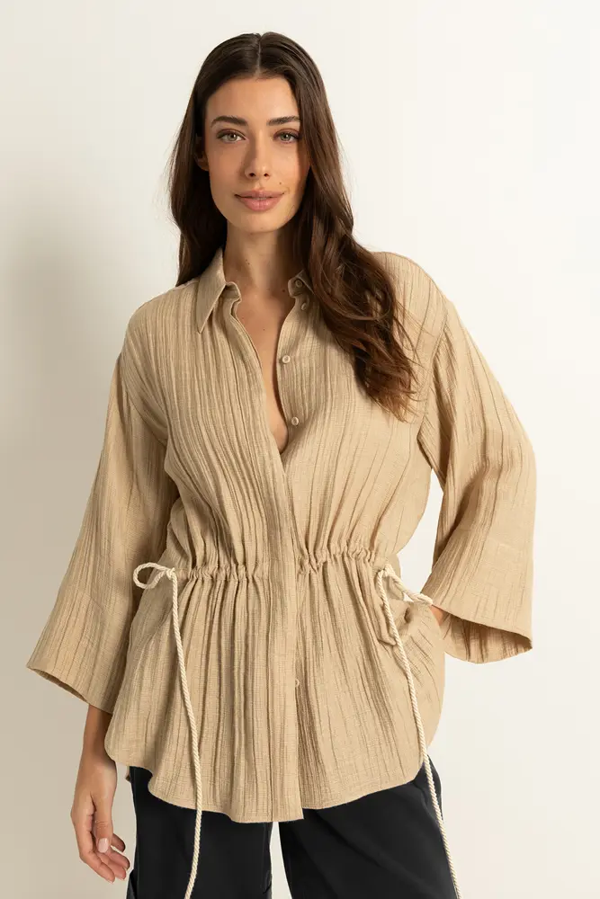Casual blouse met strikceintuur