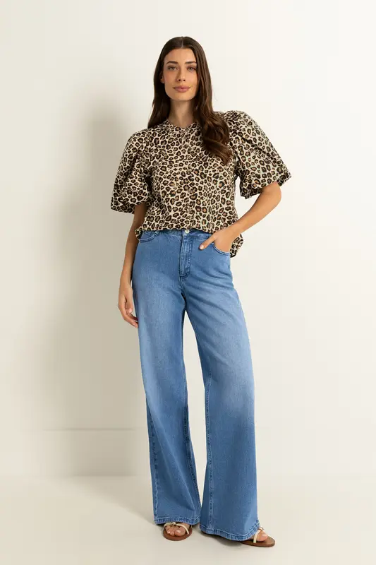 Wide leg jeans five-pocket design