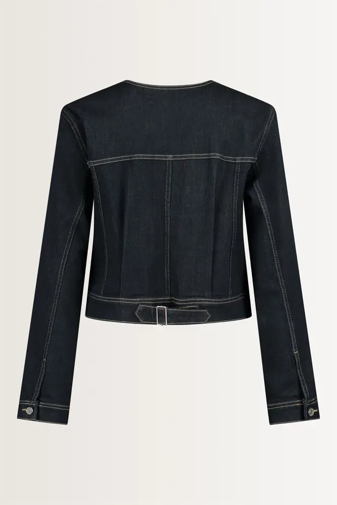Denim jasje met decoratief gespje