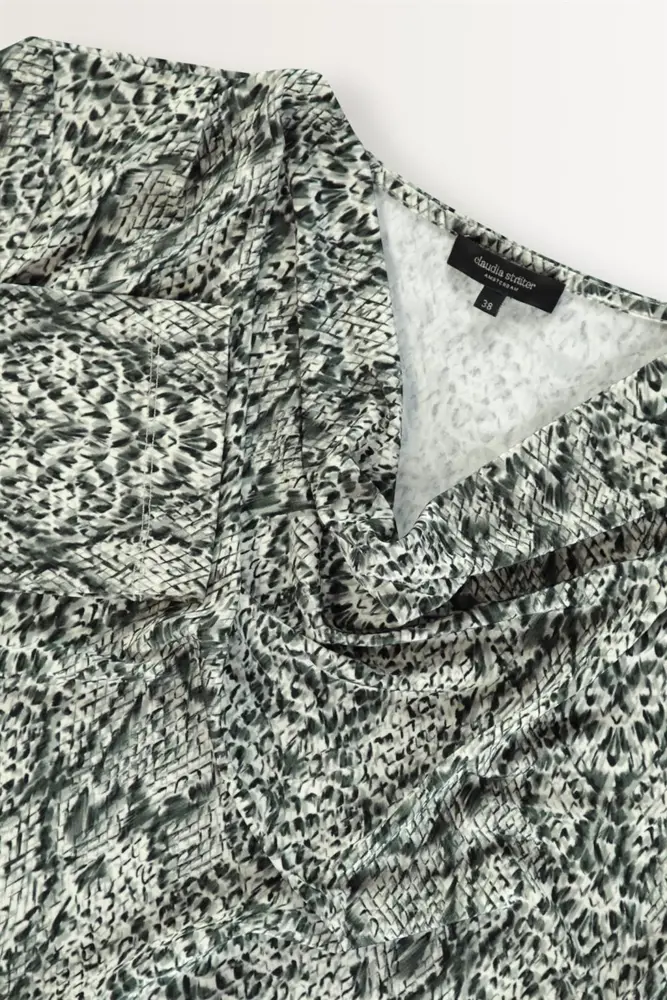 Top met slangenprint