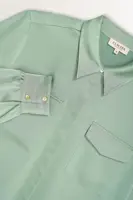 Satijnen blouse met klepzakken