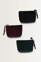 Gevlochten pouch met charm