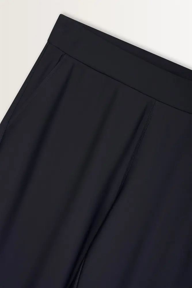 Flared broek in travelkwaliteit