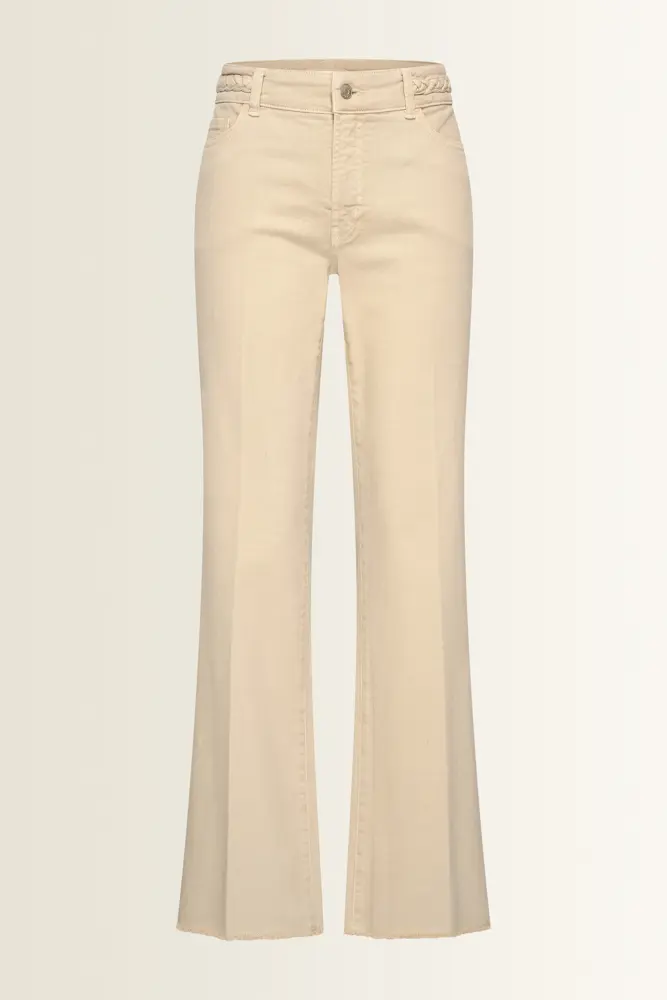 Flared jeans met gevlochten tailleaccent