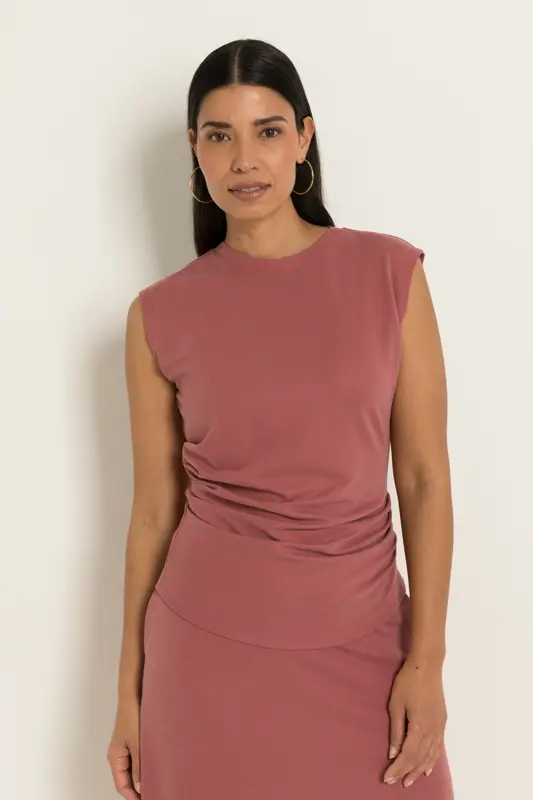 Top met asymmetrische drapering