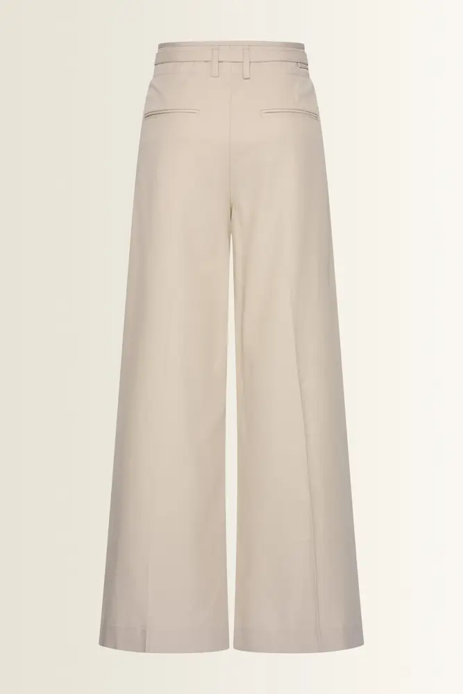 Wijde pantalon met ceintuur