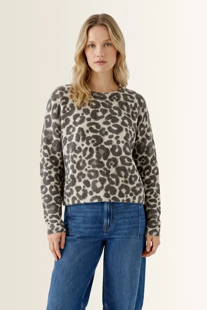 Korte wolmix trui met leopard dessin OUI