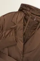 Pufferjas met afneembare capuchon en strikceintuur MAURA