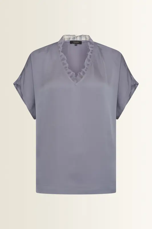 Satijnen blouse met kanten V-hals