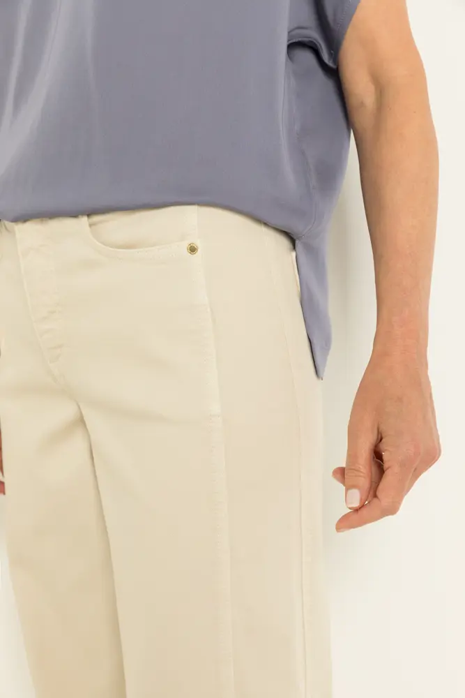 Rechte jeans met subtiel paneeleffect