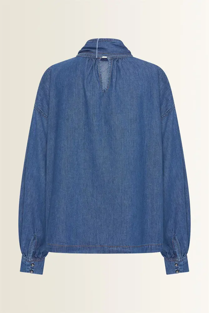 Denim blouse met strikkraag