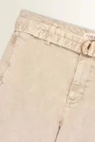 Jeans met ceintuur en verlegde zijnaad