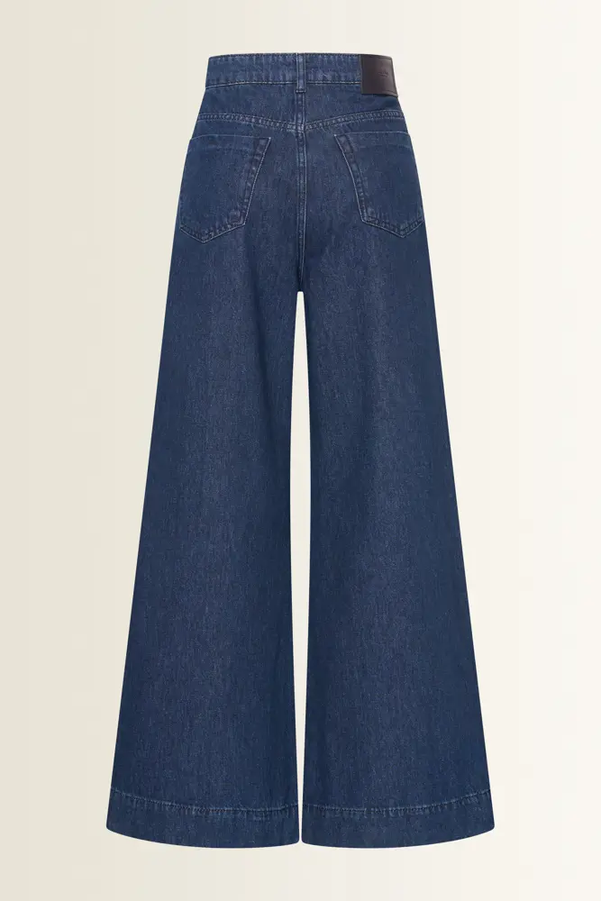 Extra wide-leg jeans