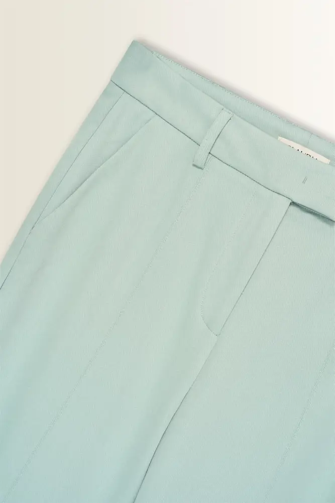 Rechte pantalon met zijsplitten
