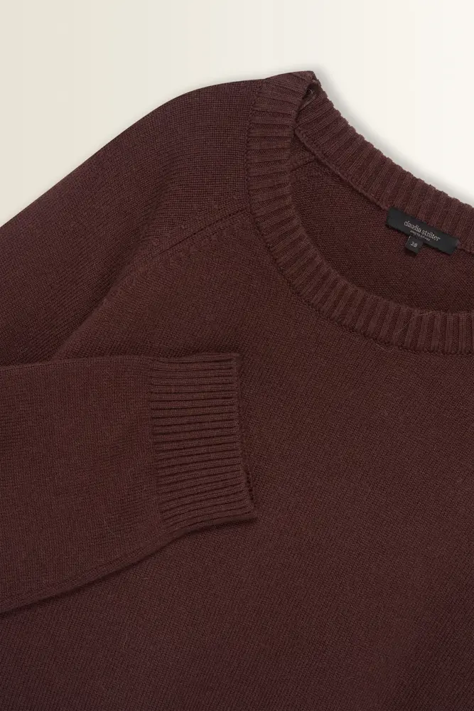 Trui met cashmere en afgeronde zoom