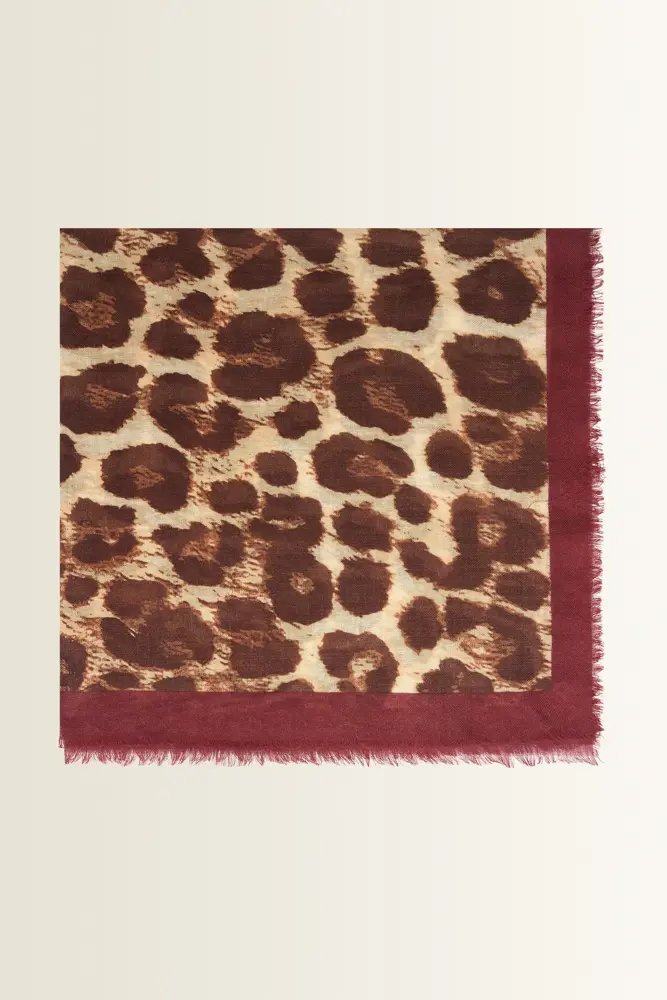 Wollen shawl met luipaardprint