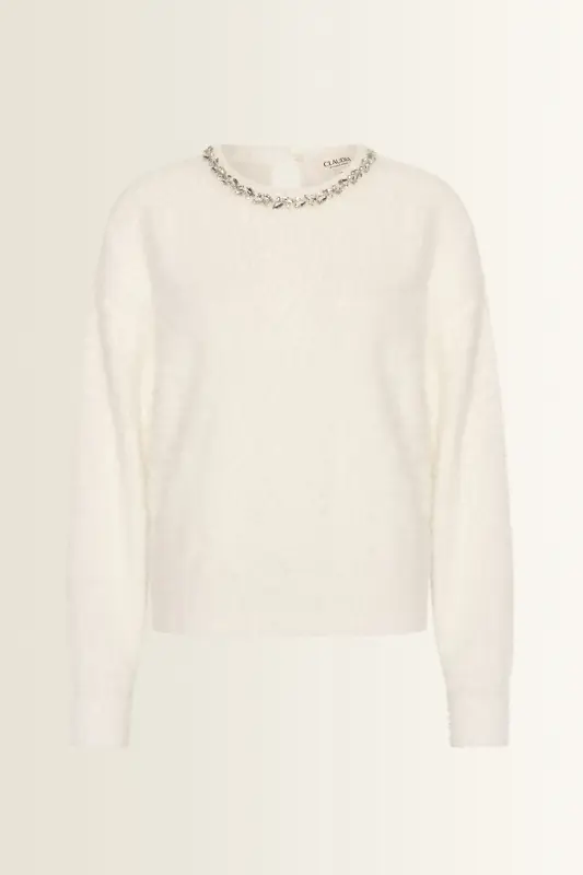 Trui van feather yarn met sierketting