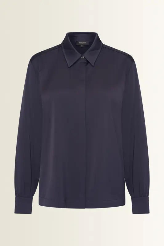 Satijnen blouse met verdekte knoopsluiting