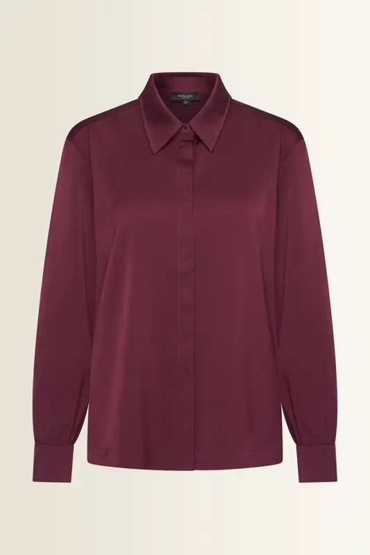 Satijnen blouse met verdekte knoopsluiting